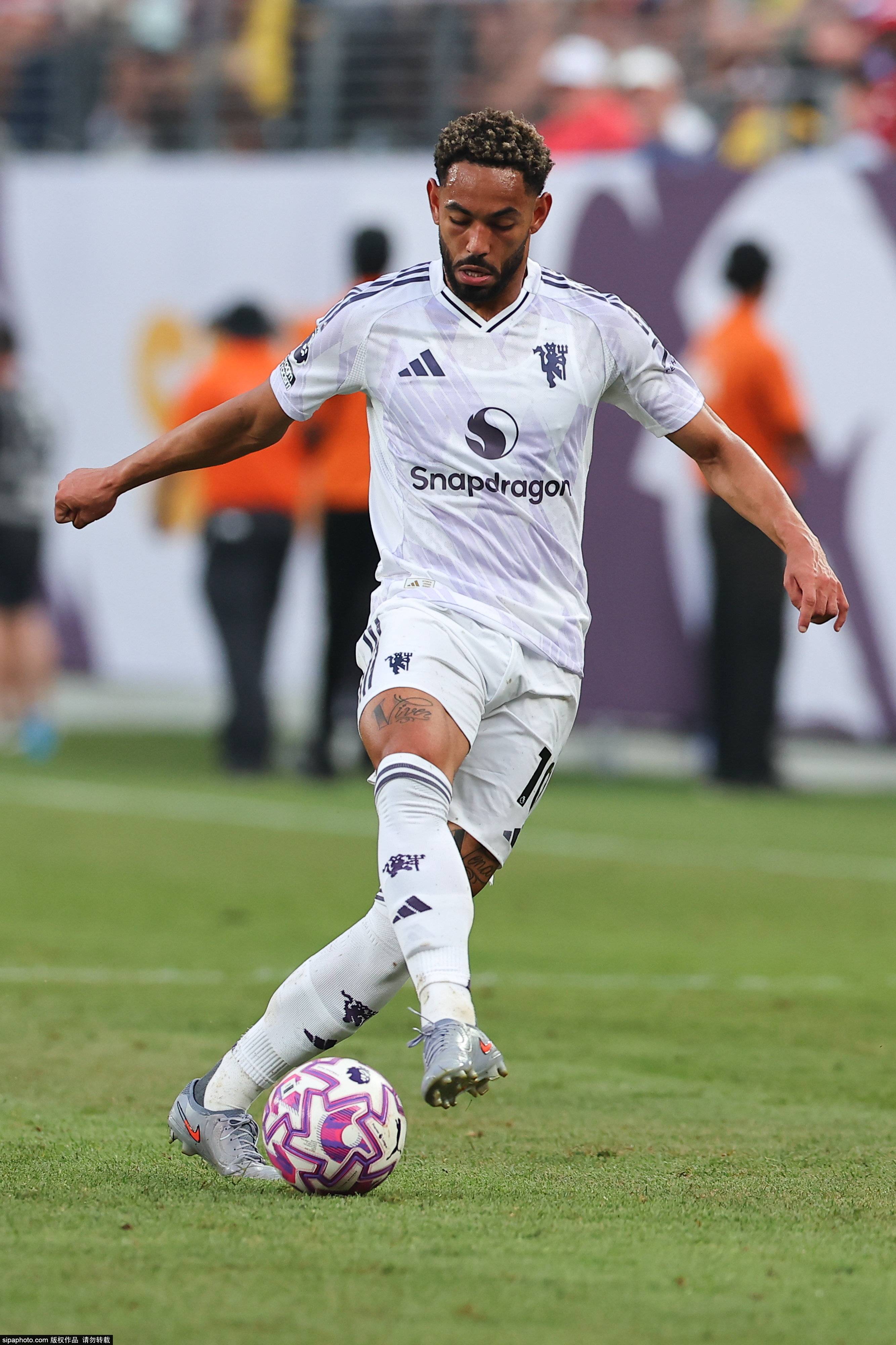 乐鱼官网-战术调整首场状态出色，曼联观众沸腾！，Ming重返赛场观众掌声雷动的简单介绍-乐鱼官网