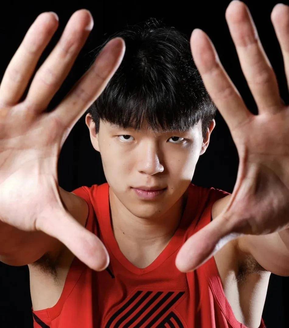 加时末段体能课后,波特兰开拓者豪取连胜备战亚冠,底气十足,轮换策略成焦点 加时末段体能课后,波特兰开拓者豪取连胜备战亚冠,底气十足,轮换策略成焦点