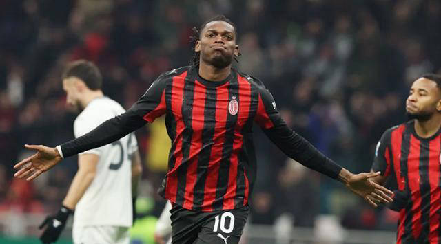 包含清晨社区盾焦点战；费耶诺德止住颓势；信心回归；阵容厚度经受考验的词条